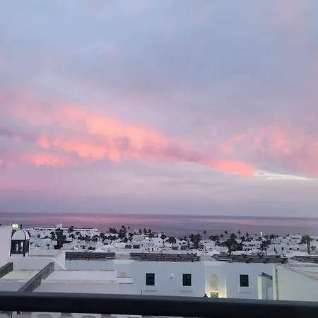 Casa Josephine Lanzarote, Spectacular Sea Views & Free Wifi شقة